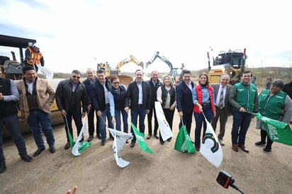 Manolo visita Acuña; inaugura el proyecto del libramiento