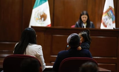 Fanny y Synthia, primera pareja homoparental en adoptar una bebé en el Edomex