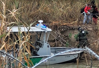 Patrulla Fronteriza salva a madre y 3 hijos de morir en el Río Bravo