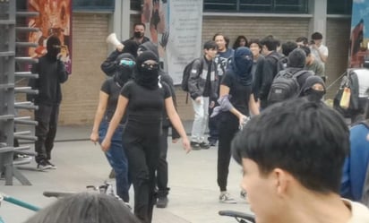 Y ahora, encapuchados toman preparatoria 6 de la UNAM