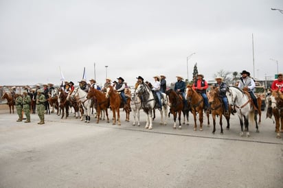 'La Grande' va rumbo al rodeo de San Antonio con una gran asistencia