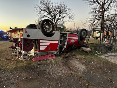 Bomberos de Eagle Pass sufren accidente cuando acudían a un incendio