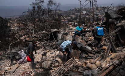 Todo lo que se sabe sobre los mortíferos incendios forestales que azotan a Chile y han dejado 99 muertos