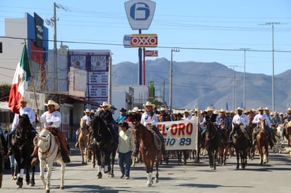 Cabalgata por el 89 aniversario del ejido El Oro fue un éxito 