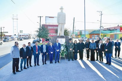 Autoridades municipales conmemoran el 107 aniversario de la Constitución Mexicana