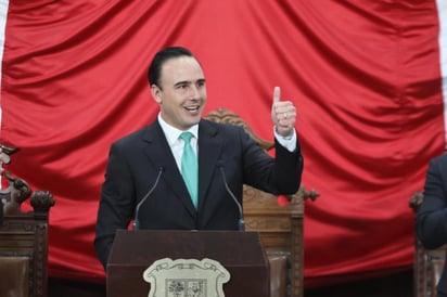 Manolo reafirma compromiso de principios constitucionales