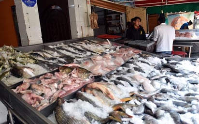 Vendedores de mariscos sorprendidos con visita de salubridad