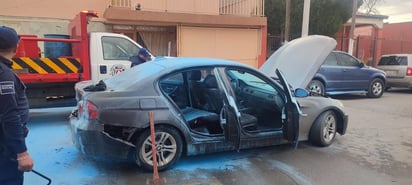 BMW se incendia a pocos días de ser comprado por el conductor 