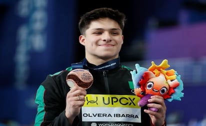 Osmar Olvera se cuelga el bronce para México en trampolín de 3m en el Mundial de Natación 2024