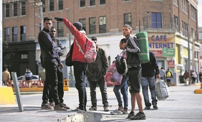 Migrantes fortalecen los impuesto y el mercado laboral en EU, según estudio