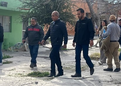 Alcalde recorre la colonia Miravalle para ver necesidades 