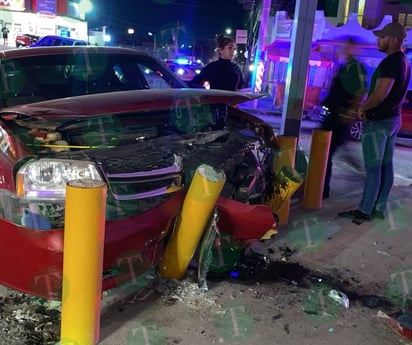 Fuerte choque deja a pareja lesionada en el sector el Pueblo