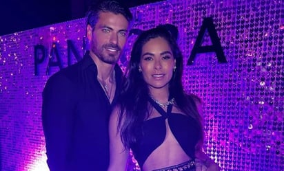 Galilea Montijo posa con su novio modelo más enamorada que nunca