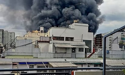 Incendio en subestación eléctrica deja 54 mil usuarios sin luz y vecinos evacuados en Buenos Aires