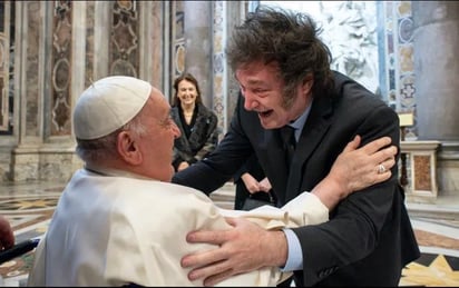 El Papa y Milei se saludan tras la canonización de la primera santa argentina