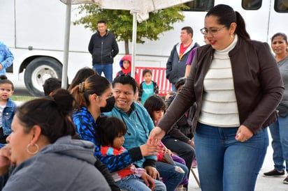 Ciudadanía aprovecha la brigada de salud en el municipio de Nava