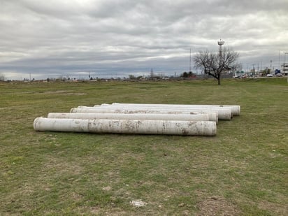 Tubería en línea de agua que abastece al tanque elevado de la 200 será conectada