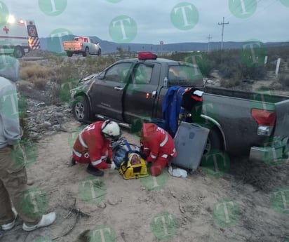 Volcadura en la carretera 30 deja a paisano y a su nieta lesionados