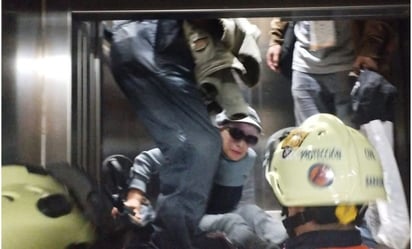 Se atora elevador en estación del Metro Zapata; rescatan a 3 usuarios