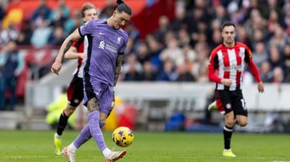 Darwin Núñez marcó un golazo en el histórico triunfo de Liverpool sobre Brentford