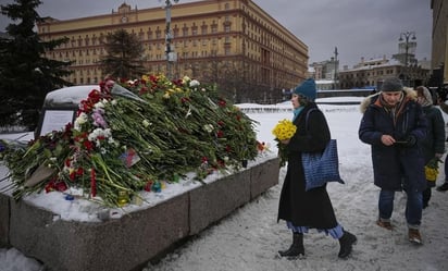 Detienen a más de 400 personas en Rusia tras la muerte de Alexei Navalny