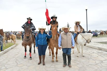 Organizan cabalgata Nava 2024