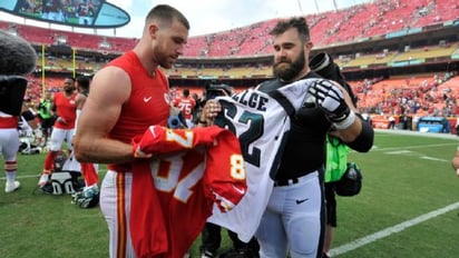 Jason Kelce asegura que su hermano Travis se mudó por la fama