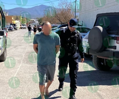 Policía Municipal detiene a sujeto con un enorme cuchillo 