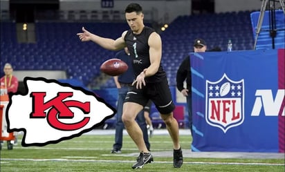 El mexicoamericano Matt Araiza firma con los campeones Kansas City Chiefs de la NFL