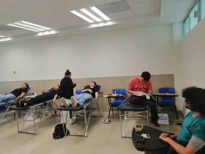 Estudiantes de la UPPN apoyan en campaña de donación de sangre