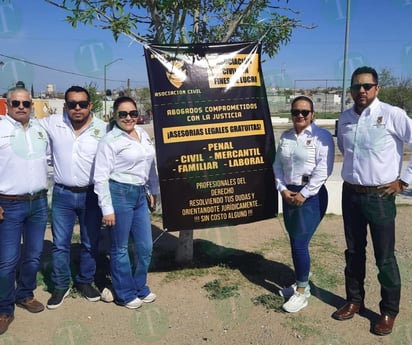 Un grupo de abogados encabeza brigada de asesoría jurídica gratuita