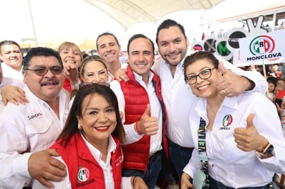 Toma protesta Carlos Villarreal va con fuerza por alcaldía de Monclova  