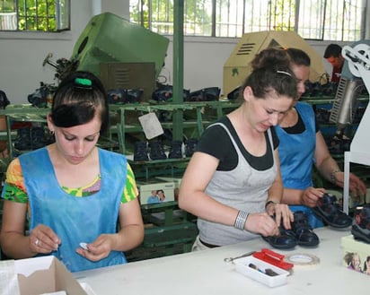 Los jóvenes son atraídos por la oferta laboral en la entidad