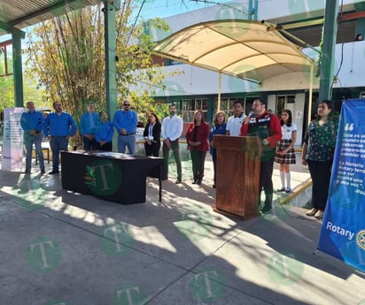 Alumnos del Cecytec Sur son beneficiados con bebederos de agua por parte de Club Rotario 