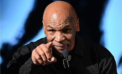 Mike Tyson arremete contra el Canelo Álvarez por no pelear contra David Benavidez