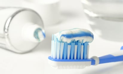 El secreto para mantener el cepillo de dientes desinfectado todos los días