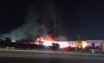 Se incendia bodega de sustancias químicas en Culiacán