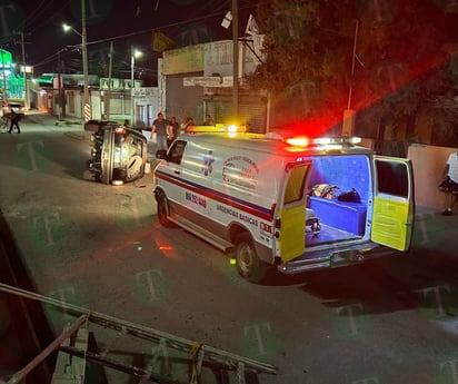 Conductor sobrevive a volcadura en el San José