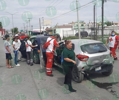 Tres lesionadas en aparatoso choque de la avenida Acereros