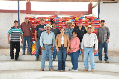 Nava inicia la entrega de la semilla de sorgo forrajero