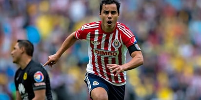 Hizo doblete ante el América, a lo que se dedica ahora Omar Bravo, ex Chivas