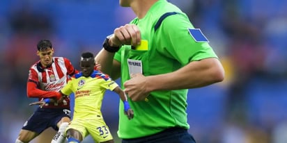 ¿Juegan contra 12? La polémica arbitral previo al Chivas vs América