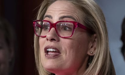 Kyrsten Sinema dice que no buscará la reelección y dejará el Senado