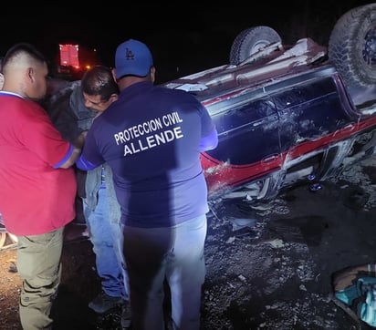 Sujeto resulta lesionado al volcar en el tramo libre de la carretera 57