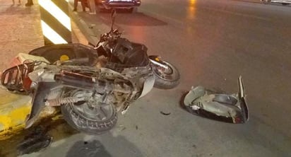 Pareja es impactada en su motocicleta en PN