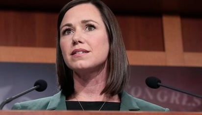 Republicana Katie Britt critica a Biden sobre su política migratoria