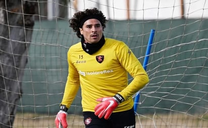 Guillermo Ochoa 'celebra' sus 300 partidos en Europa con un récord para el olvido