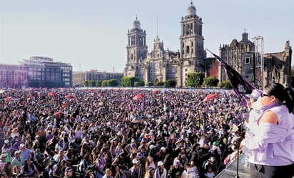 AMLO agradece a mujeres que marcharon el M8 