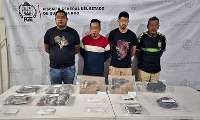 Detienen a 4 personas en Cancún por posesión de drogas y armas de uso militar