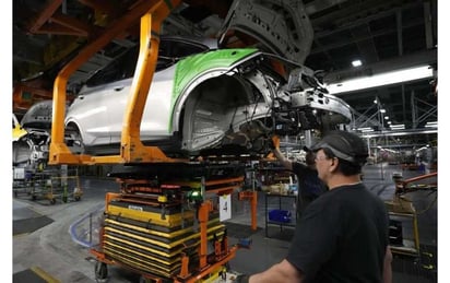 Teme sector automotriz por cambio de Gobierno 